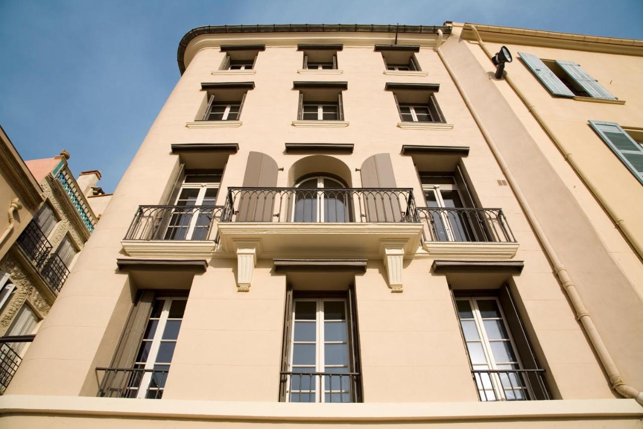 פרפיניין Suites Coronell D'En Vila מראה חיצוני תמונה