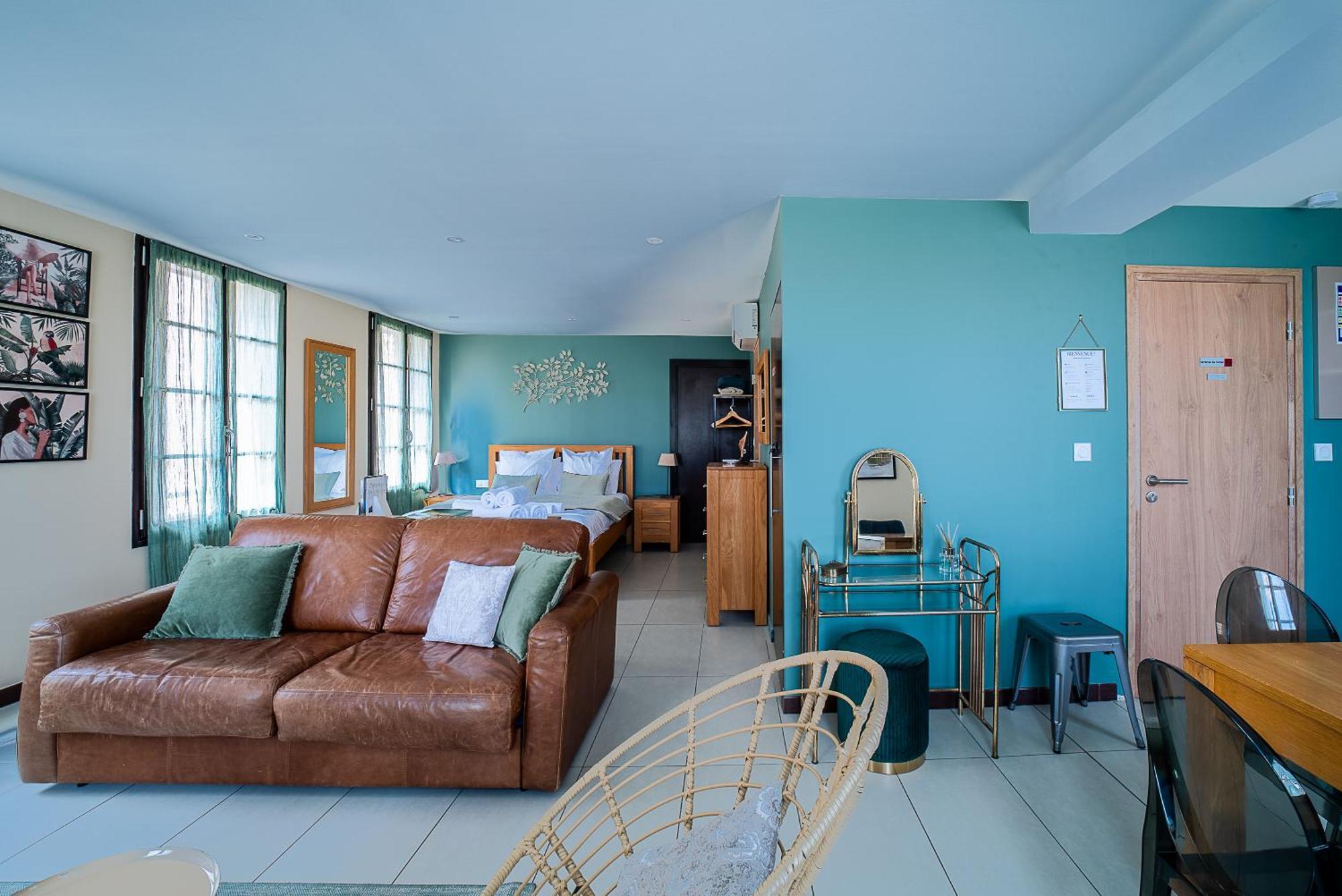 פרפיניין Suites Coronell D'En Vila מראה חיצוני תמונה