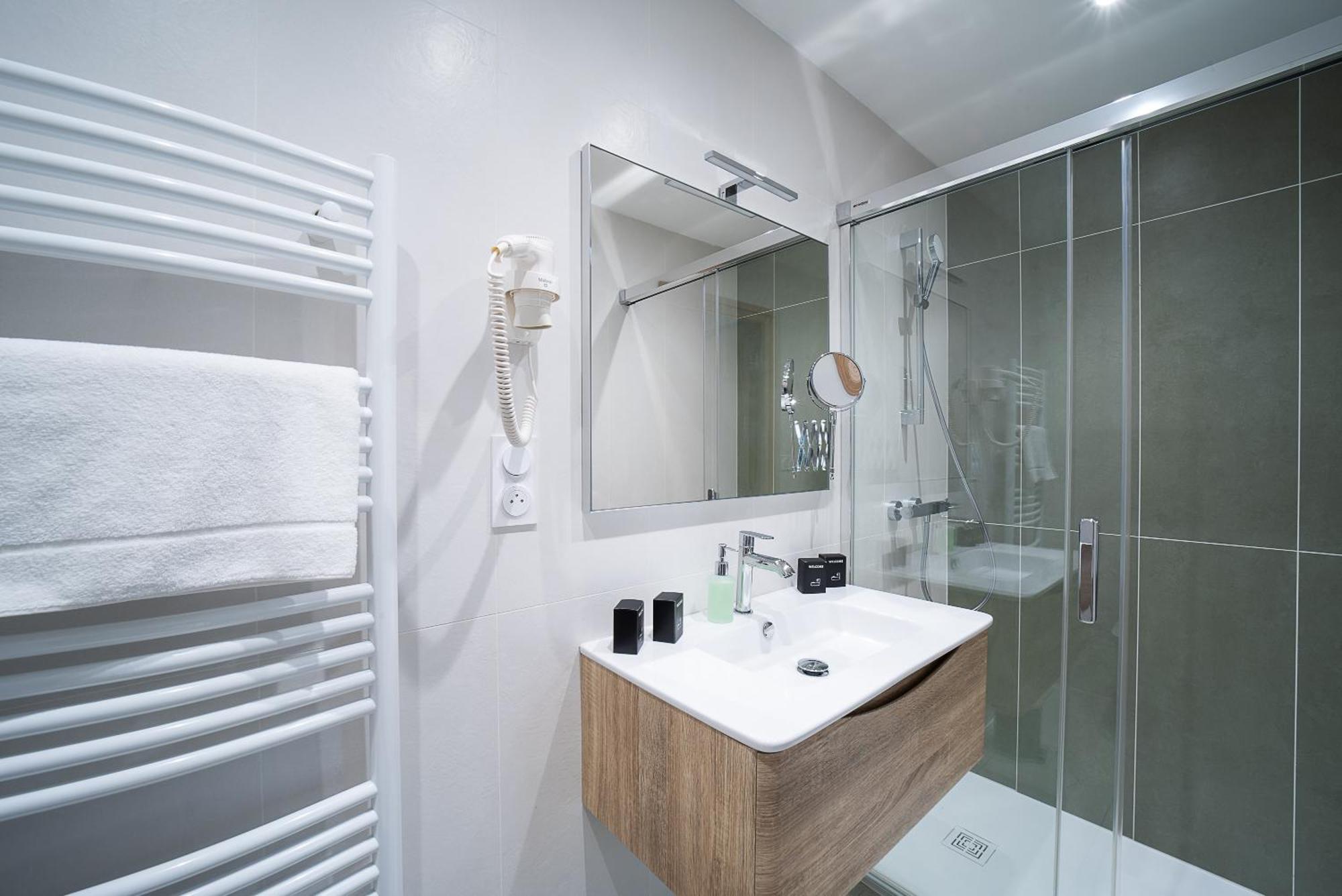 פרפיניין Suites Coronell D'En Vila מראה חיצוני תמונה