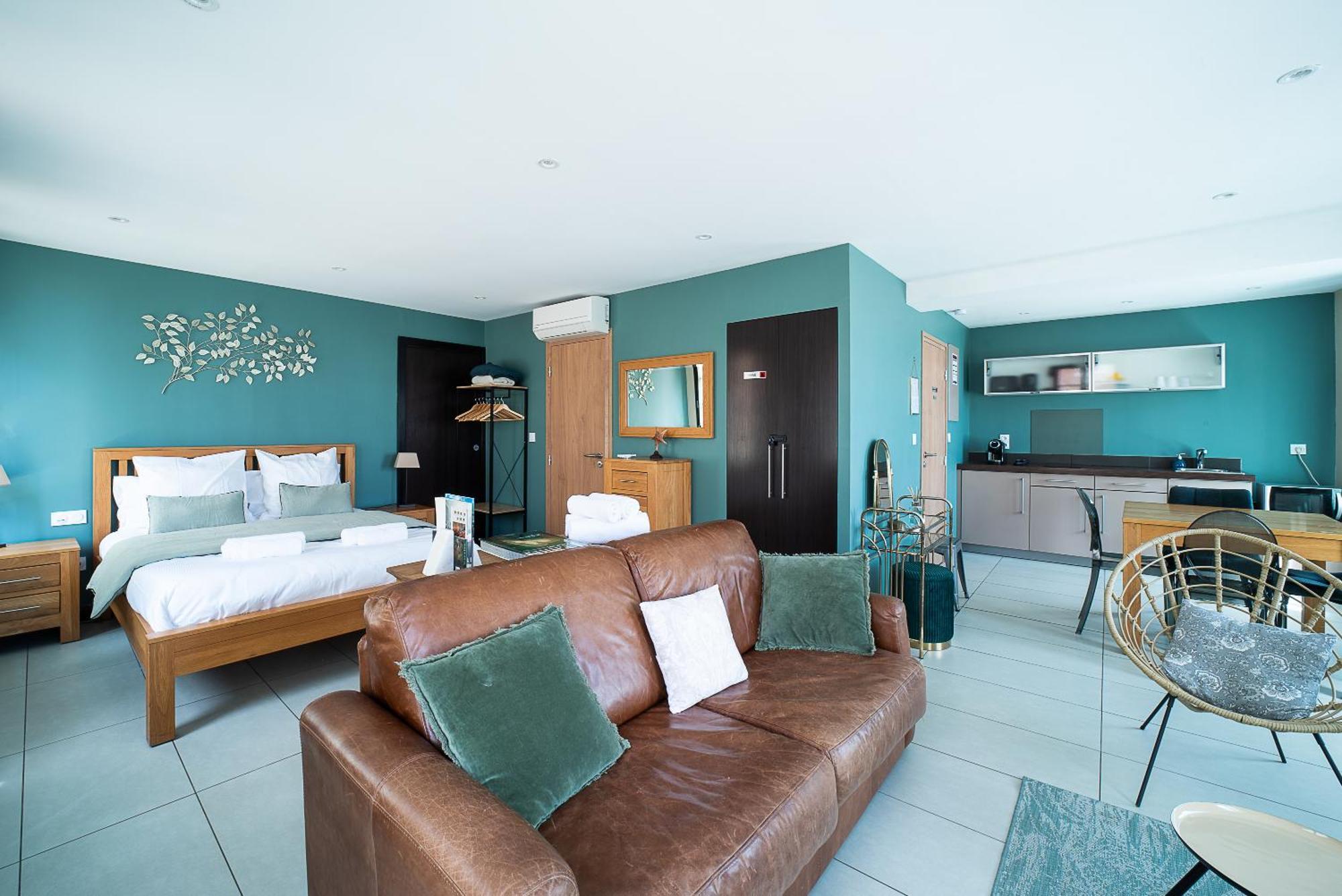 פרפיניין Suites Coronell D'En Vila מראה חיצוני תמונה