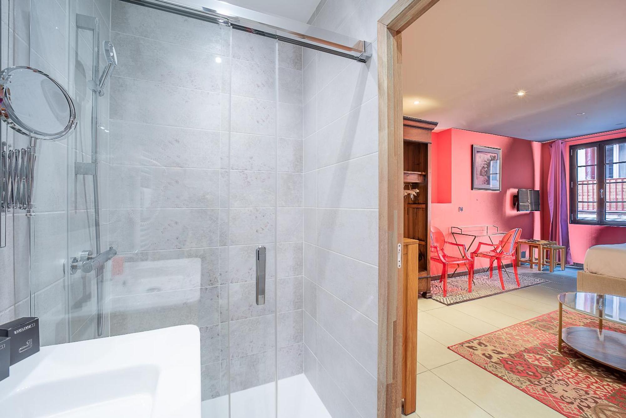 פרפיניין Suites Coronell D'En Vila מראה חיצוני תמונה