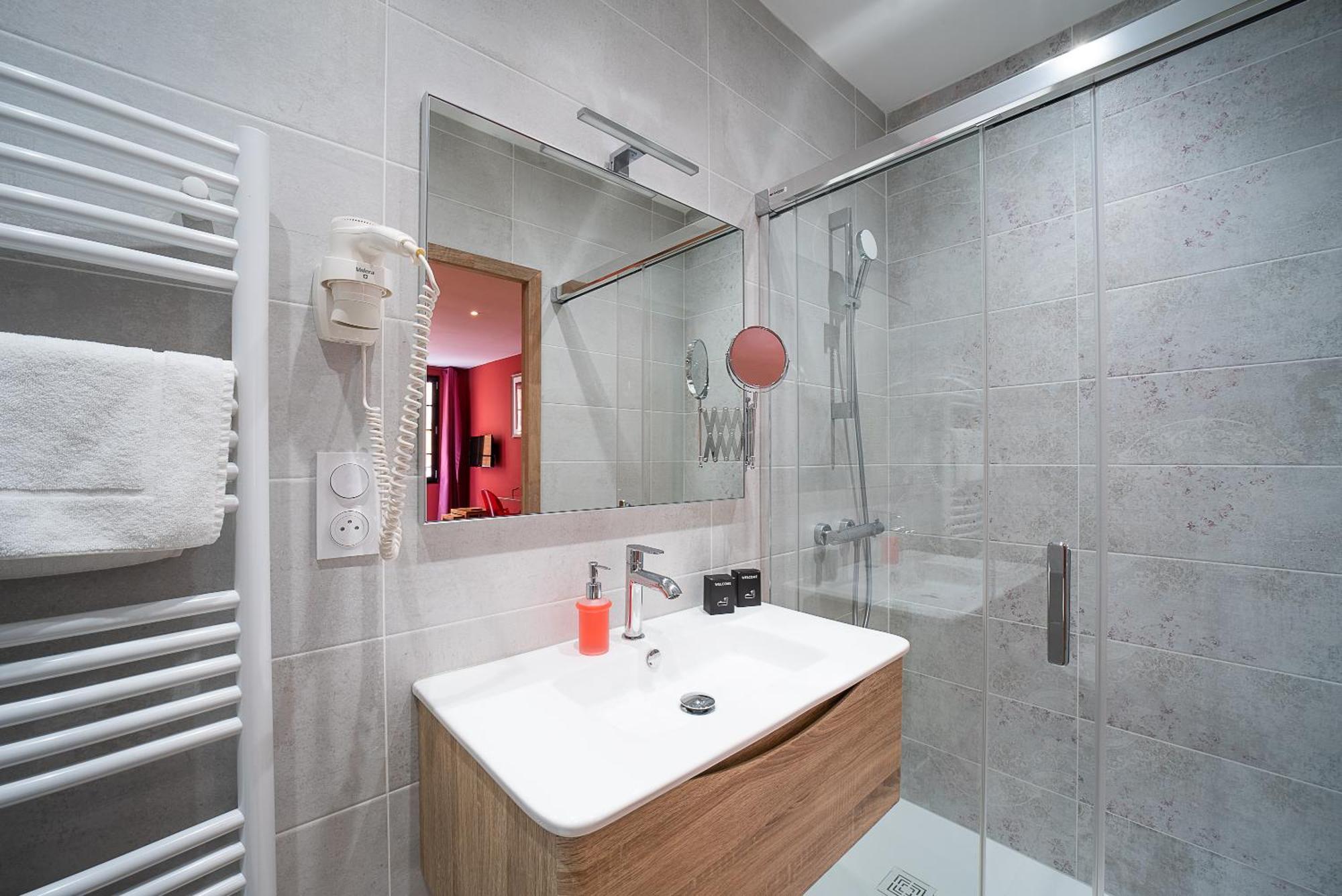 פרפיניין Suites Coronell D'En Vila מראה חיצוני תמונה