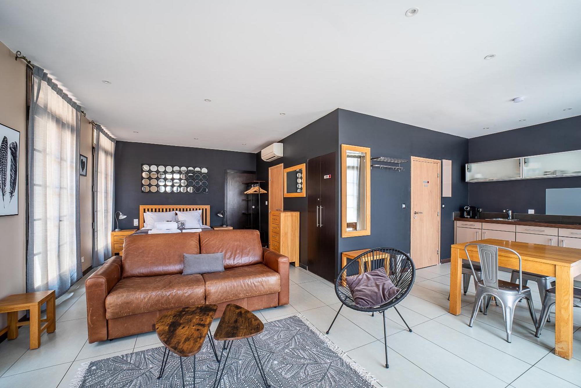 פרפיניין Suites Coronell D'En Vila מראה חיצוני תמונה
