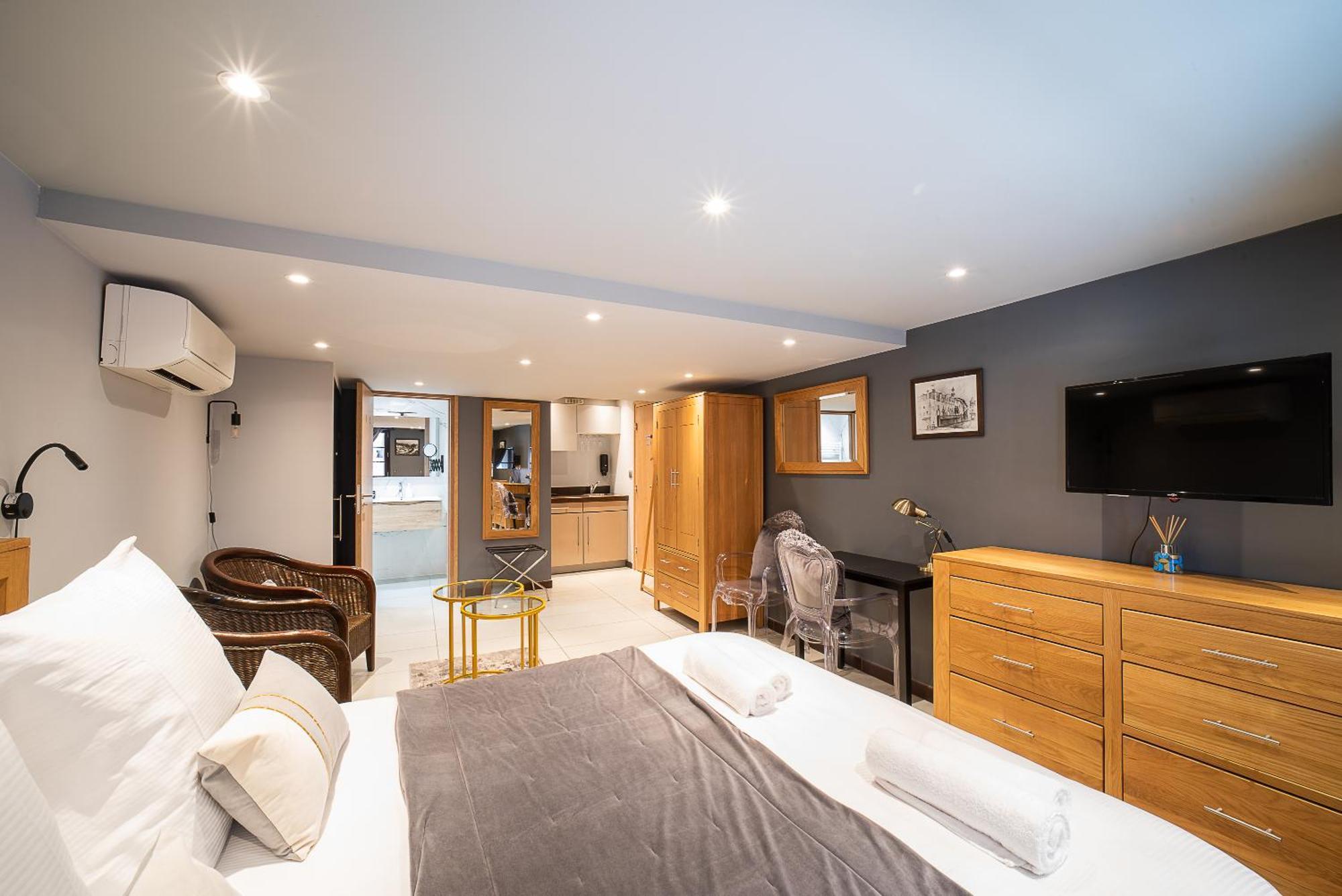 פרפיניין Suites Coronell D'En Vila מראה חיצוני תמונה